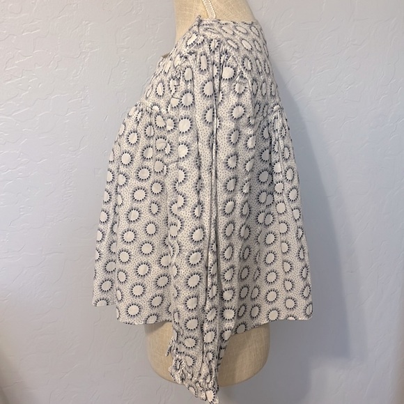 TREASURE & BOND NWOT PRINT POPOVER BLOUSE IN IVORY- BLUE
LOU MEDALLION - Size S - Picture 3 of 14